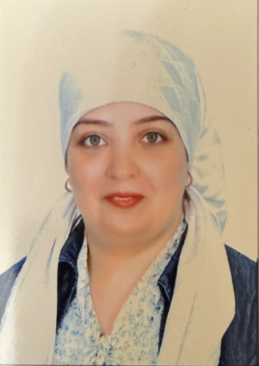 الإعلامية أسماء محمد