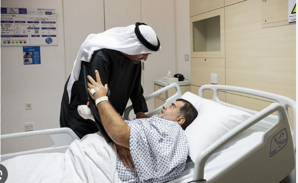 محمد بن زايد خلال زيارة المصابين وتعزيز الأمن في الإمارات