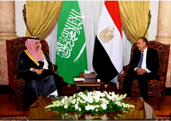 في اجتماع وزراء الخارجية الأمير فيصل بن فرحان يتلقى اتصالا هاتفيا من وزير الخارجية المصري