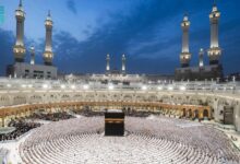 توزيع المصاحف في الحرم المكي الشريف لقاصدي الحرمين