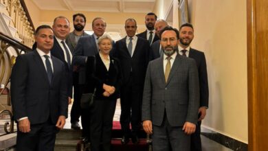 جانب من لقاء وزير الخارجية مع قادة الفكر في موسكو لتعزيز قنوات التواصل ومناقشة الملفات الاستراتيجية.