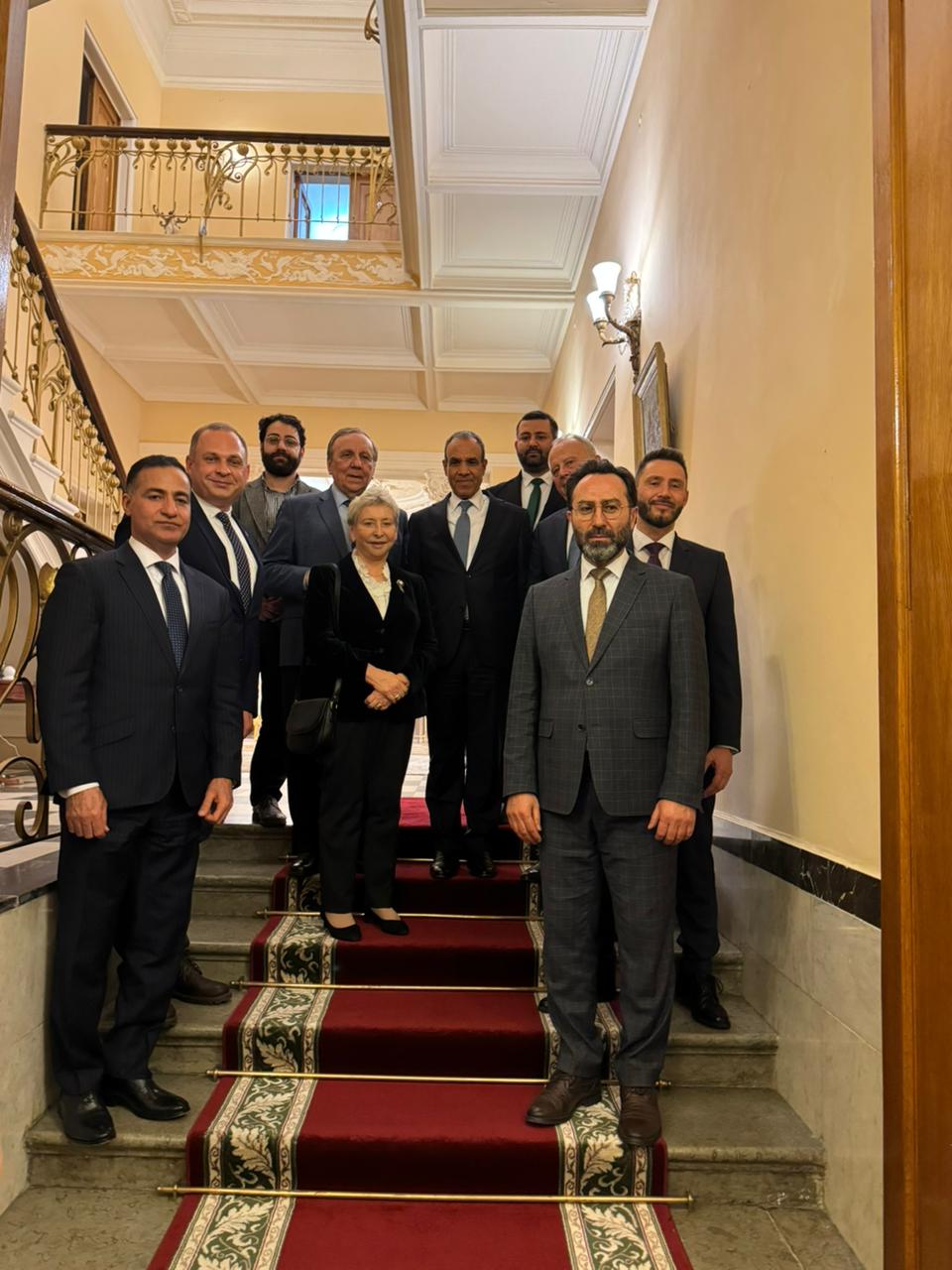 جانب من لقاء وزير الخارجية مع قادة الفكر في موسكو لتعزيز قنوات التواصل ومناقشة الملفات الاستراتيجية.