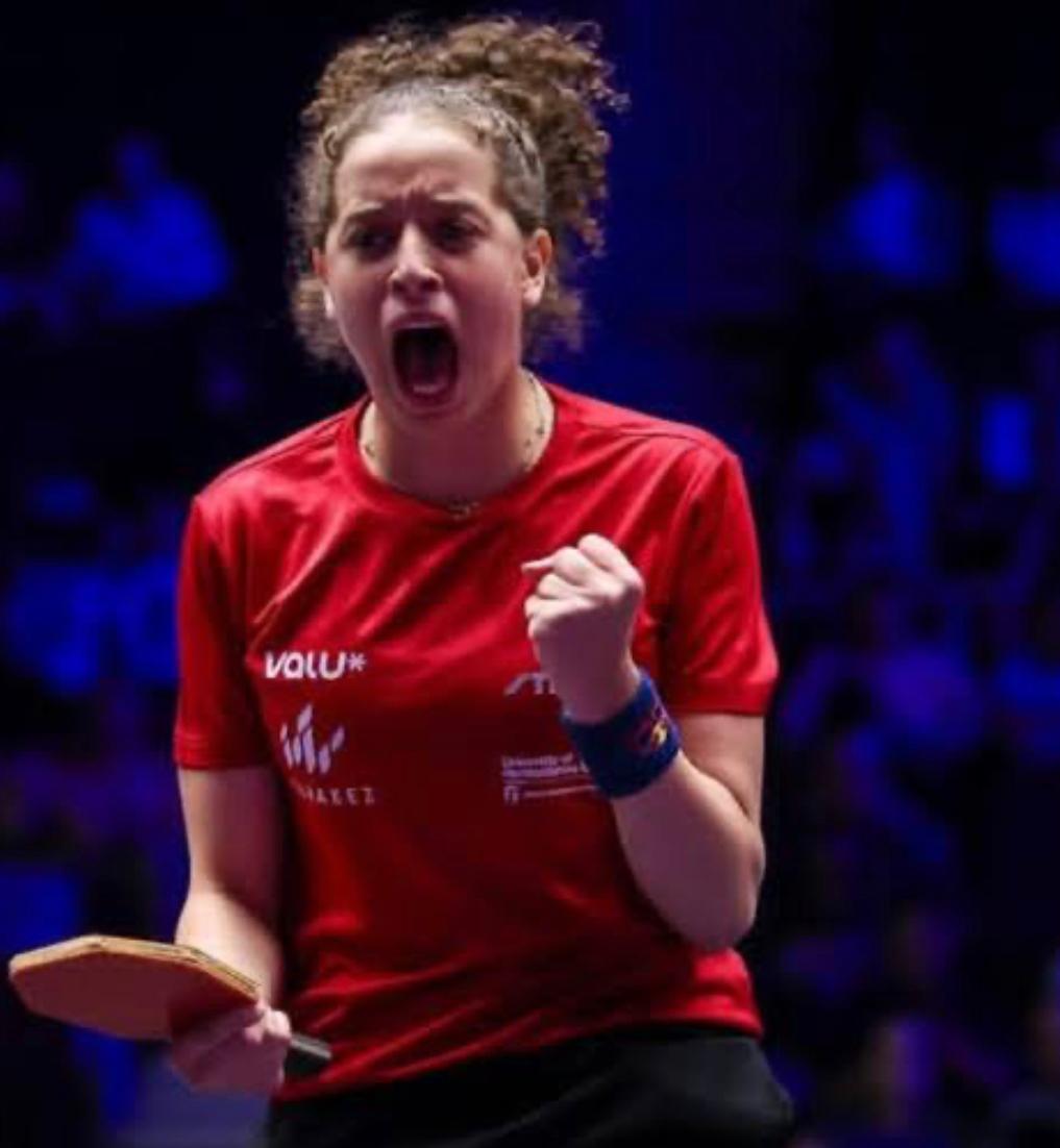 لقطات تظهر البطلة هنا جودة خلال مباراتها التاريخية في ربع نهائي كأس العالم لتنس الطاولة أمام بطلة الصين