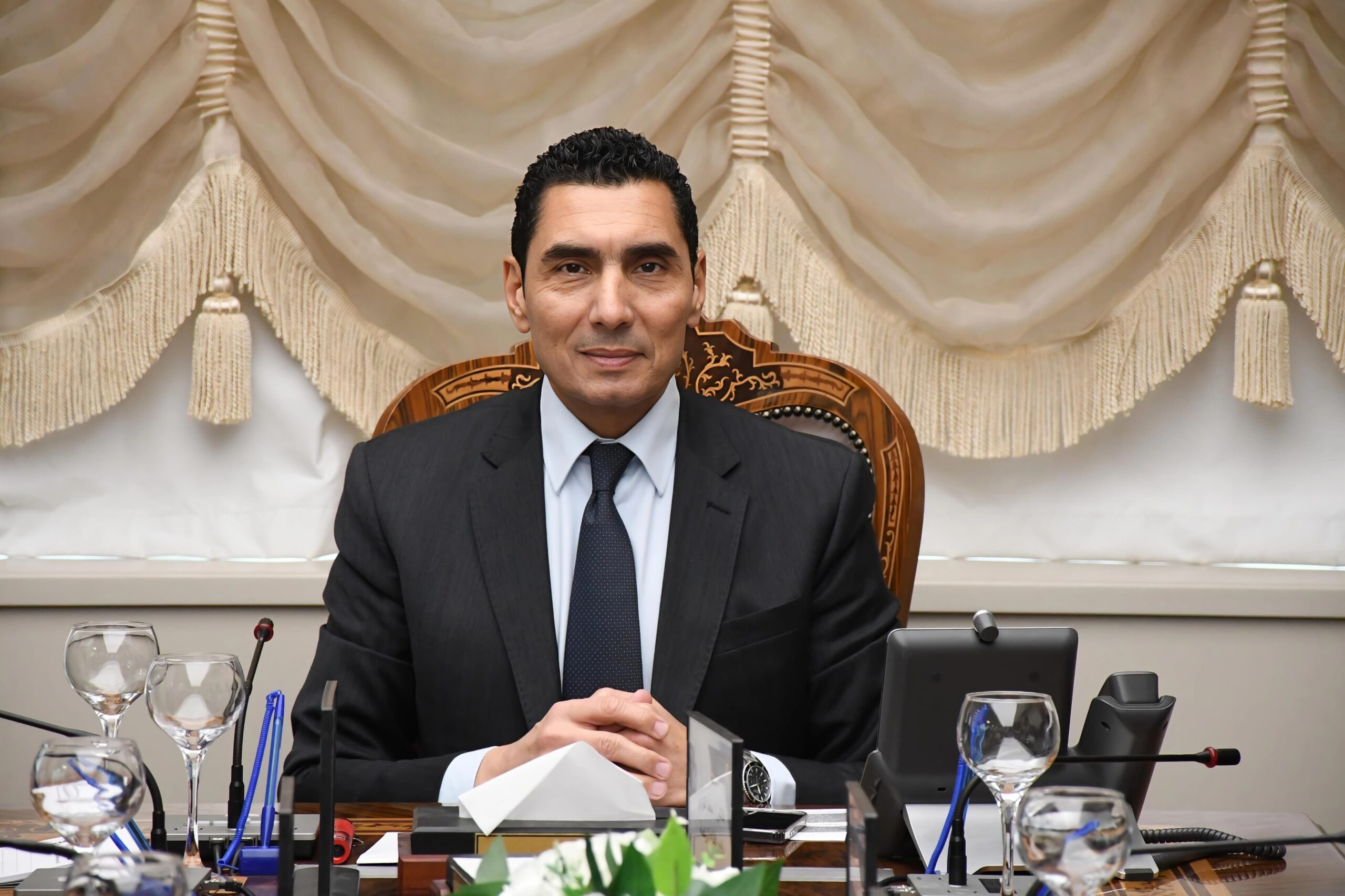 لقطات من اجتماع وزير الشباب والرياضة لمتابعة مستجدات الموقف التنفيذي وتجهيزات دورة الألعاب الأفريقية 2027 في القاهرة.